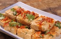 臭豆腐怎么做最好吃？三天學(xué)會(huì)秘制方法，快速開店！