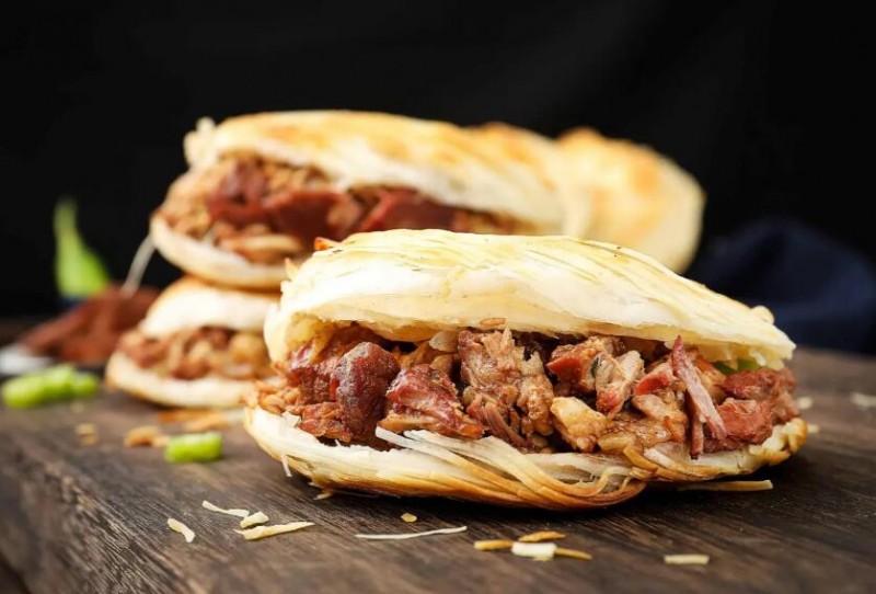 涼皮肉夾饃實(shí)體店教學(xué)揭秘！創(chuàng)業(yè)者必看，避開(kāi)常見(jiàn)陷阱！