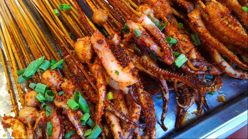 鐵板魷魚賺錢嗎？成本低回本快，小吃創(chuàng)業(yè)就選它！