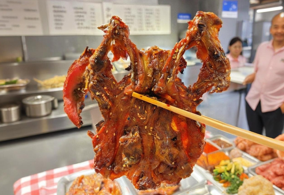碳烤雞架小吃技術(shù)分享？方法簡(jiǎn)單,賺錢更輕松！