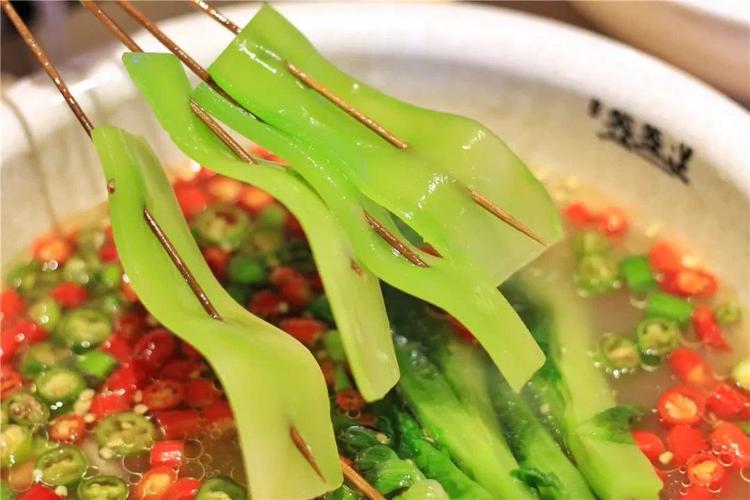 缽缽雞一元一串利潤多少？成本拆解來算賬，真相太驚人！