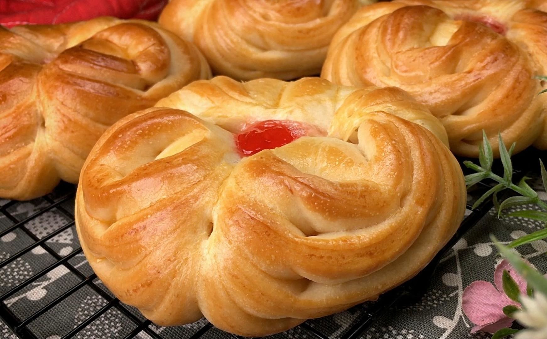 學(xué)做面包蛋糕去哪里學(xué)？技術(shù)難不難，學(xué)費(fèi)貴不貴！