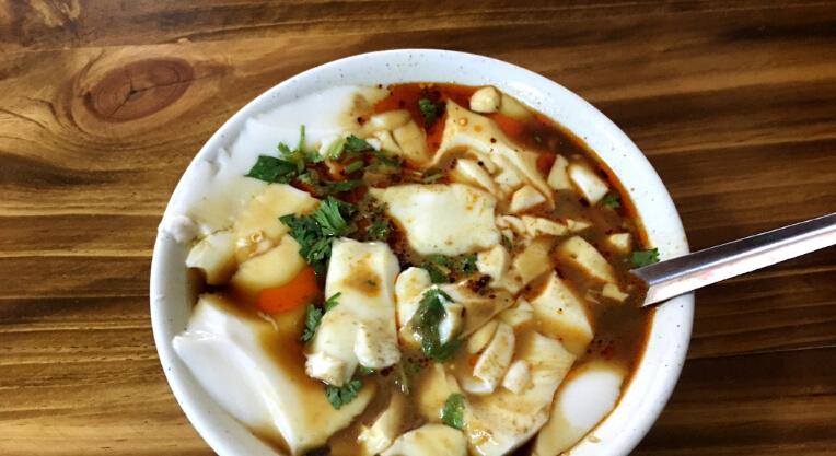 一斤豆子出幾碗豆腐腦？學(xué)技術(shù)真輕松，小本起步也能賺！