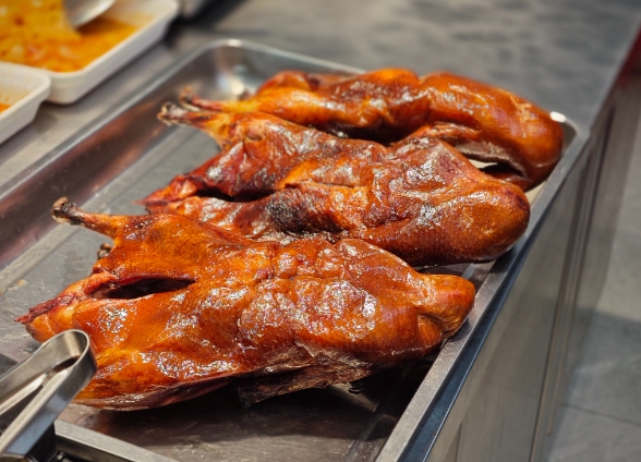 手撕烤鴨為什么便宜？看完就懂了，掌握技術(shù)開店火！