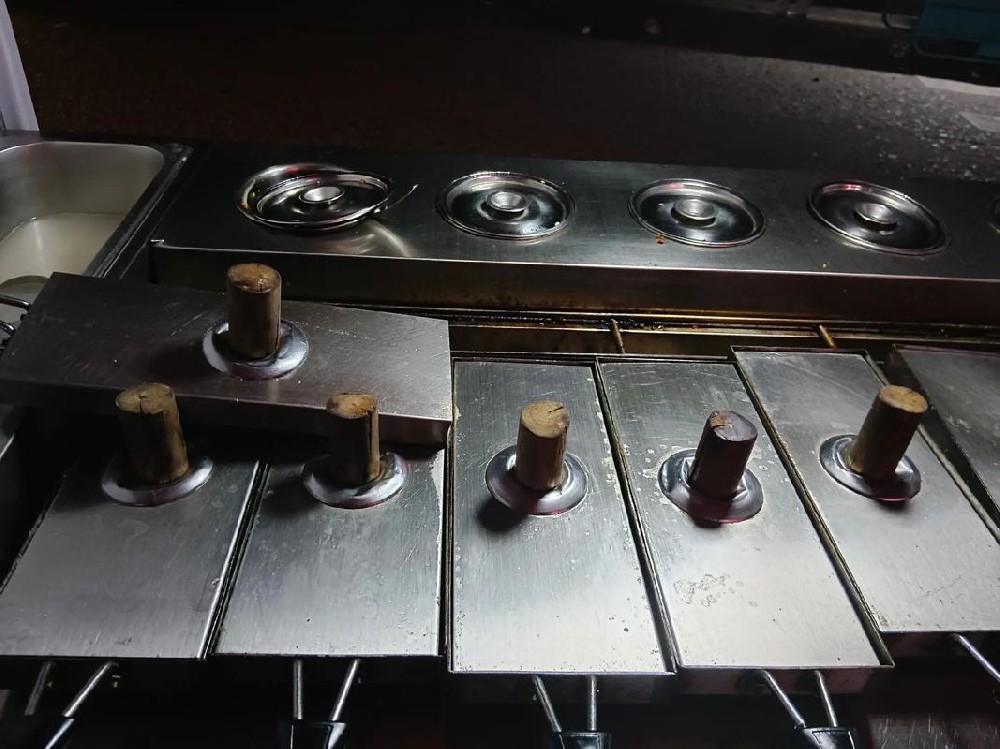 擺攤鍋巴飯?jiān)趺醋?？配方做法全解，學(xué)會(huì)輕松開攤賺錢！