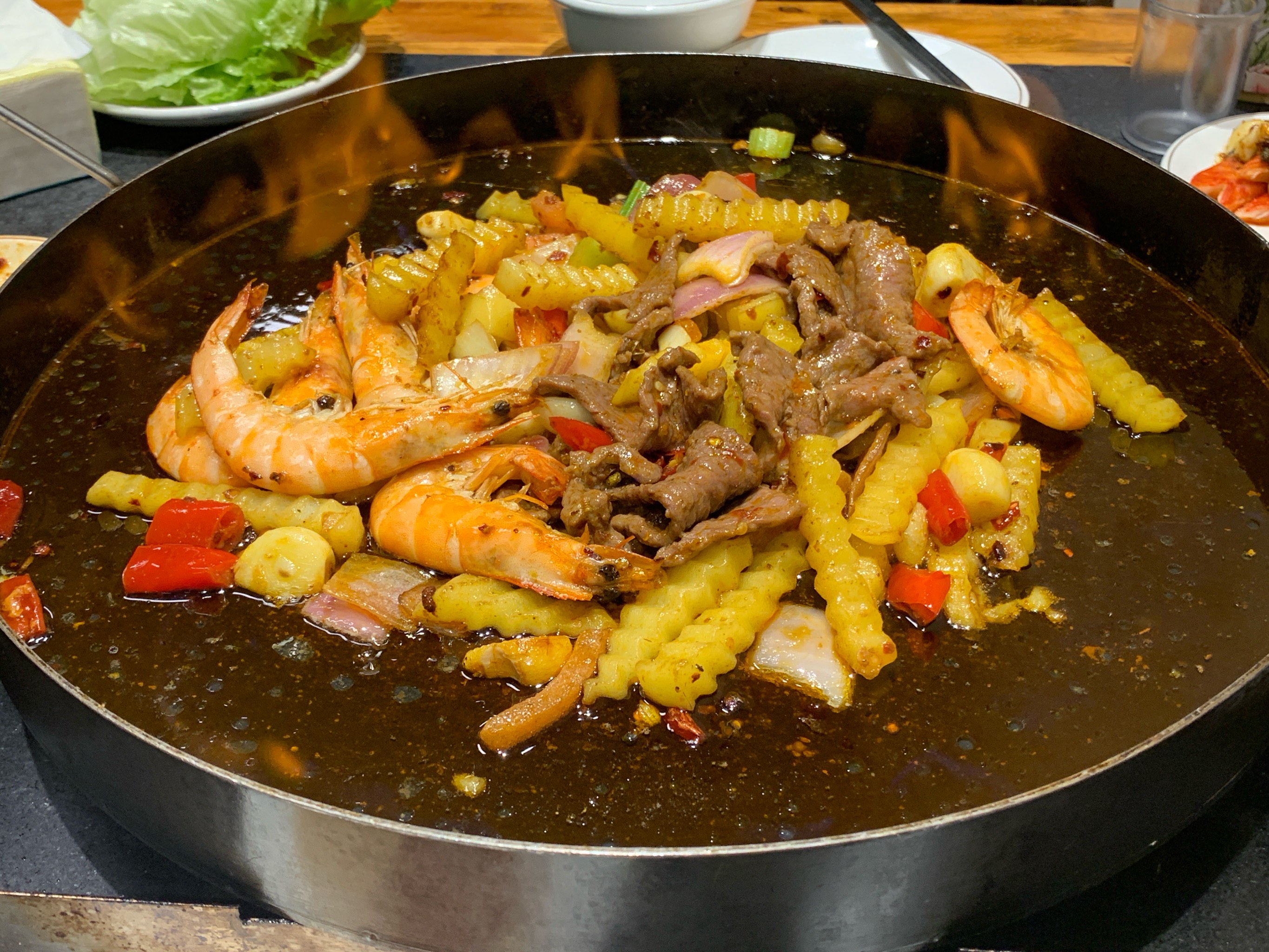 鐵板燒小吃培訓(xùn)靠譜嗎？技術(shù)易學(xué)，擺攤開店天天爆滿！