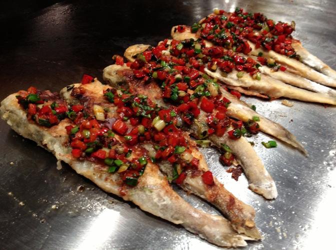 鐵板烤菜培訓(xùn)靠譜嗎？技術(shù)好學(xué)，學(xué)成回鄉(xiāng)天天排隊(duì)！