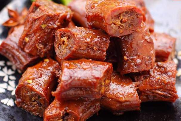 鴨貨素菜怎么鹵？鹵得香，生意才穩(wěn)當(dāng)，攤位前顧客不走！