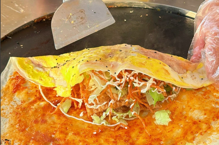 煎餅果子秘制醬料怎么調(diào)？口味才是王道，地攤生意全靠它！