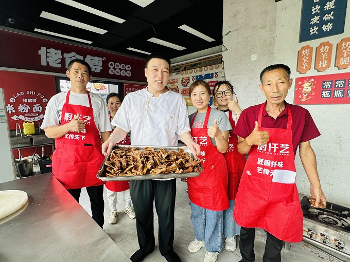 ??鹵菜制作全流程大公開！從選料到保存，手把手教你做出地道鹵味??