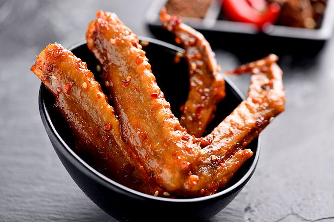 怎么做鴨翅？老鹵師親授：從選料到鹵制，手把手教你做出香嫩入味的“啃魂鴨翅”?