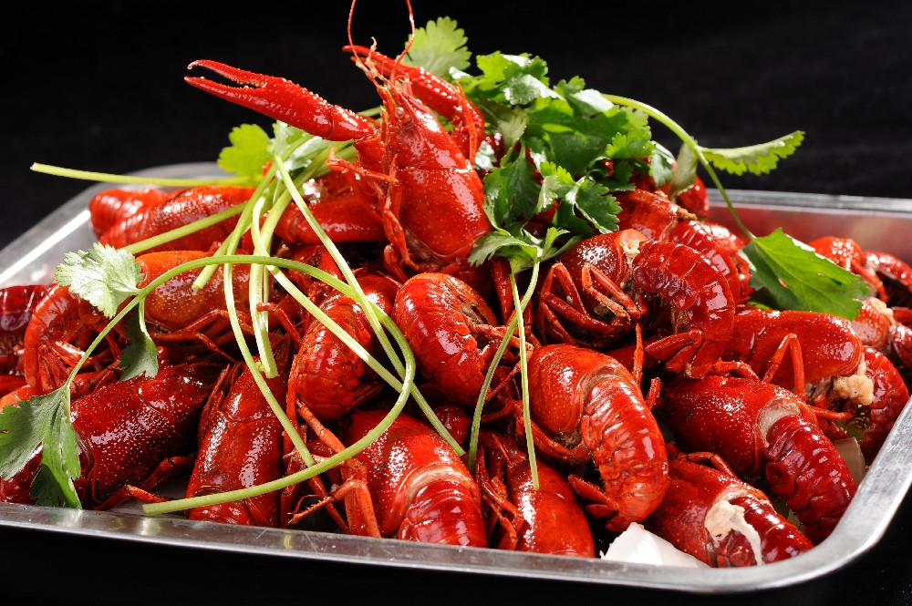 73 元做小龍蝦擺攤，6 元 / 盒卻遇城管？