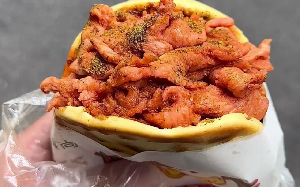 2025年什么小吃最火爆最賺錢？這5類街邊“人氣王”，擺攤開店都能火！