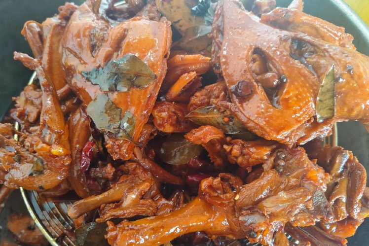 女生一人擺攤選這些，回本快易操作，創(chuàng)業(yè)輕松起步