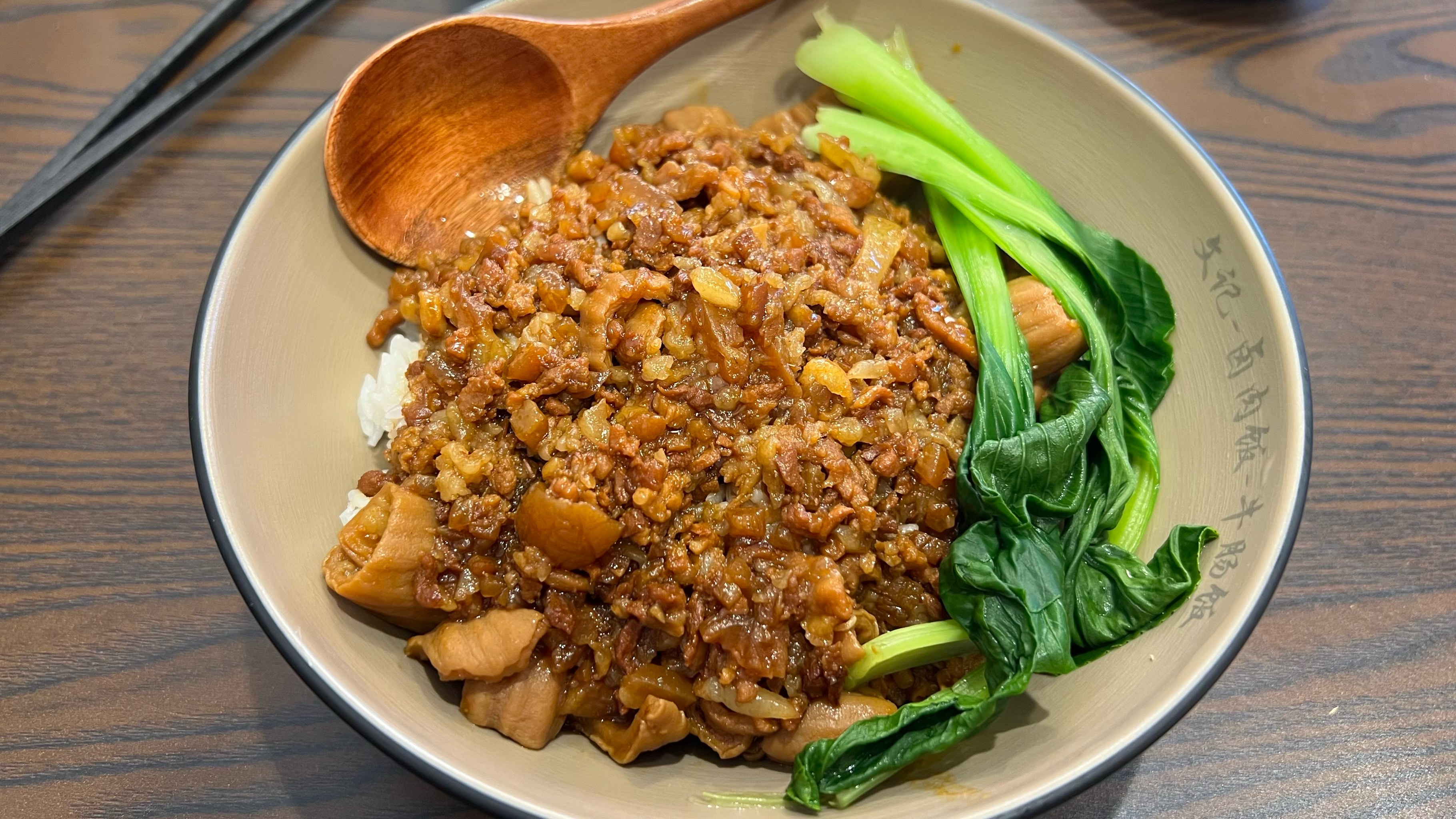 零基礎(chǔ)也能開店！燒汁鹵肉飯的標(biāo)準(zhǔn)化操作流程，保證口味穩(wěn)定