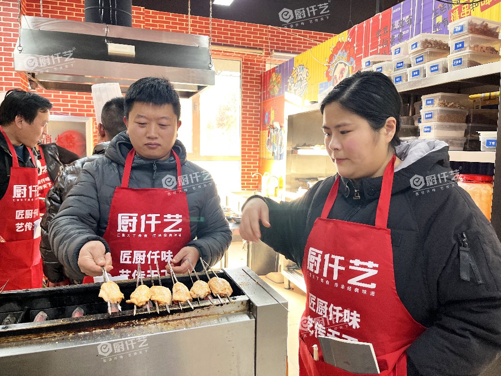 燒烤培訓(xùn)選線上還是線下？別再糾結(jié)選擇難題，學(xué)會核心技術(shù)輕松開店更穩(wěn)妥！